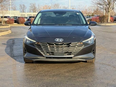 Used 2023 Hyundai Elantra SEL w/ Convenience Package image 2