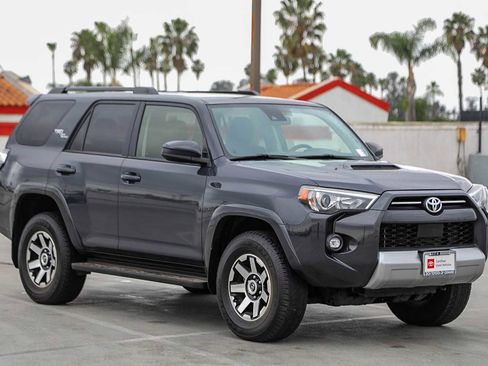 Certified 2024 Toyota 4Runner TRD Off-Road image 5