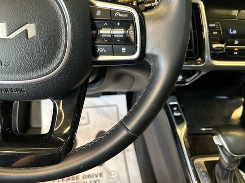 Used 2023 Kia Sorento SX AWD/4WD image 12