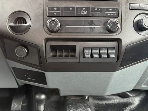 Used 2015 Ford F250 XL w/ Power Equipment Group image 19
