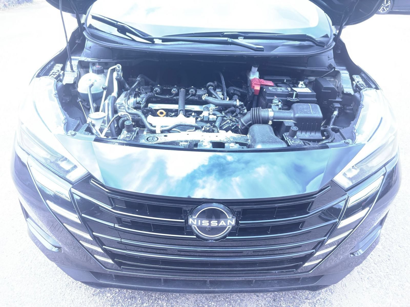 Used 2025 Nissan Versa SV FWD image 28