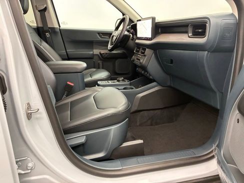 New 2025 Ford Maverick Lariat w/ Black Appearance Package image 28