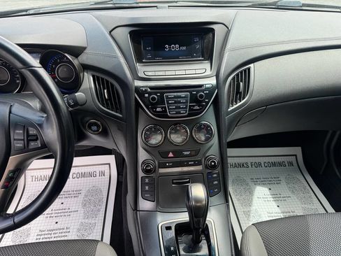 Used 2016 Hyundai Genesis 3.8 RWD image 16