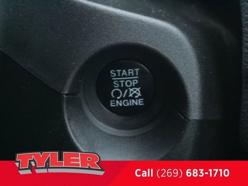 Used 2018 Jeep Compass Latitude w/ Cold Weather Group image 30