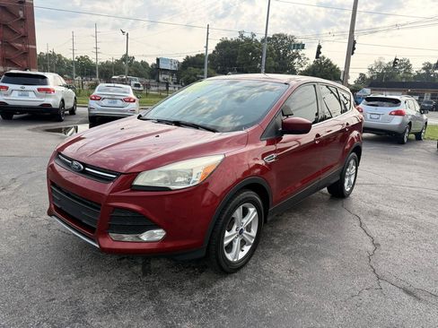 Used 2015 Ford Escape SE FWD image 2