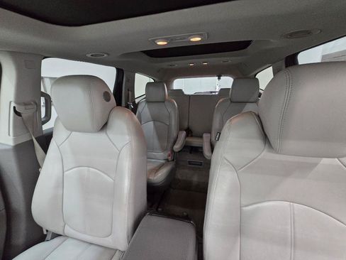Used 2017 Chevrolet Traverse LT FWD image 13