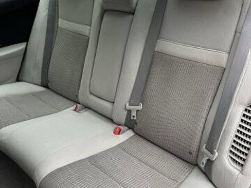 Used 2013 Toyota Camry LE image 22