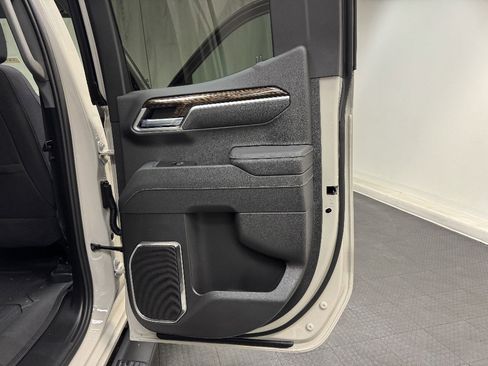 New 2026 GMC Sierra 1500 SLE w/ Preferred Package image 14