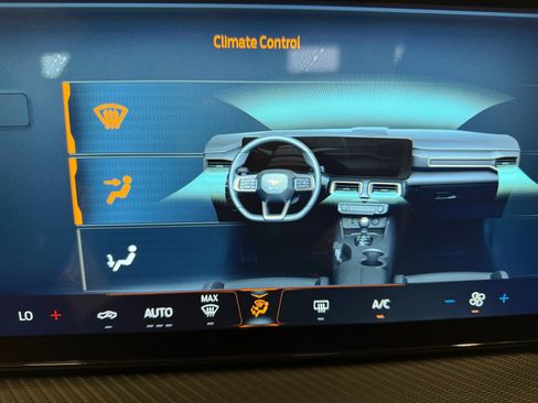 Used 2024 Ford Mustang Coupe RWD image 18