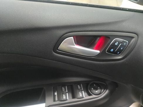 Certified 2017 Ford Escape Titanium FWD image 17