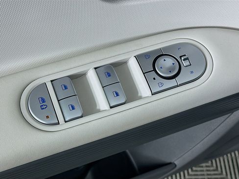 Used 2024 Hyundai Ioniq 5 SE image 15