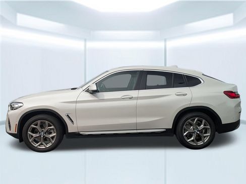 Used 2025 BMW X4 xDrive30i AWD/4WD image 2
