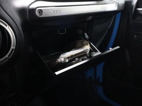 Used 2017 Jeep Wrangler Unlimited Sahara w/ Dual Top Group image 28