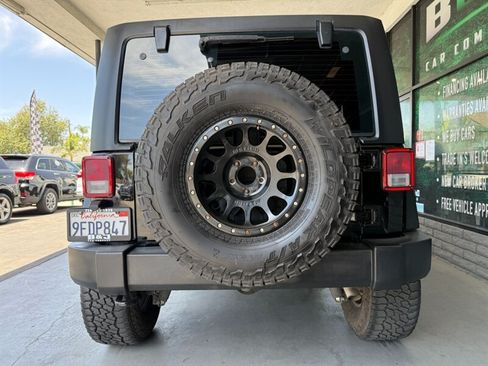 Used 2016 Jeep Wrangler Unlimited Sport AWD/4WD image 14