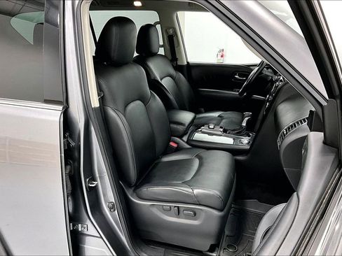 Used 2022 Nissan Armada SV w/ SV Appearance Package image 10