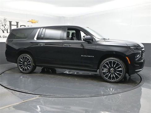 New 2026 Chevrolet Suburban High Country w/ LPO, Illumination Package image 28