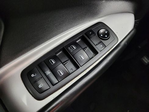 Used 2020 Dodge Journey SE w/ SE Popular Equipment Group FWD image 27