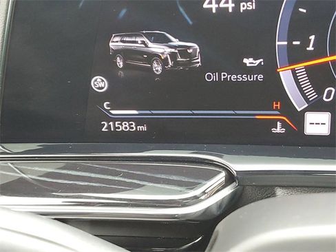 Certified 2024 Cadillac Escalade ESV V w/ LPO, ONYX Package image 16