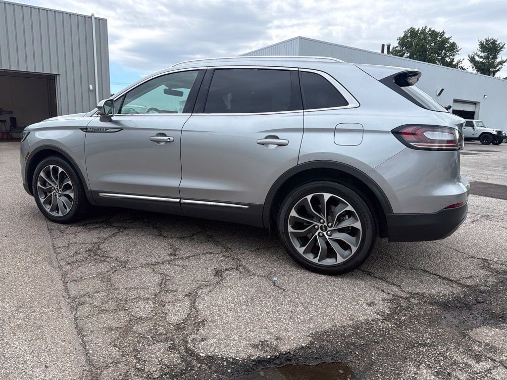 Used 2023 Lincoln Nautilus Reserve AWD/4WD image 9