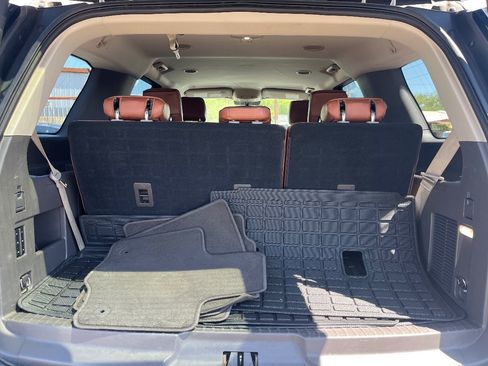 Used 2018 Ford Expedition XLT w/ Equipment Group 202A RWD image 32