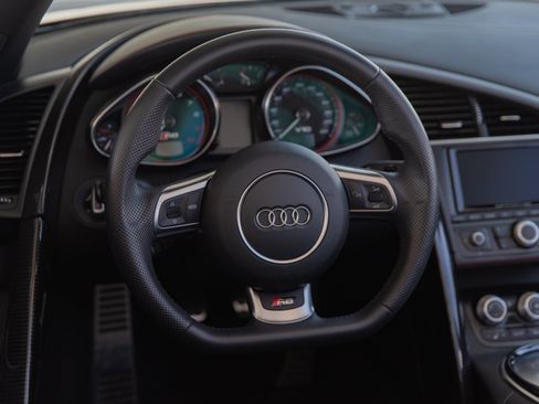 Used 2014 Audi R8 V10 AWD/4WD image 36