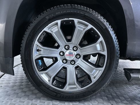 Used 2018 GMC Yukon XL Denali w/ Open Road Package AWD/4WD image 30