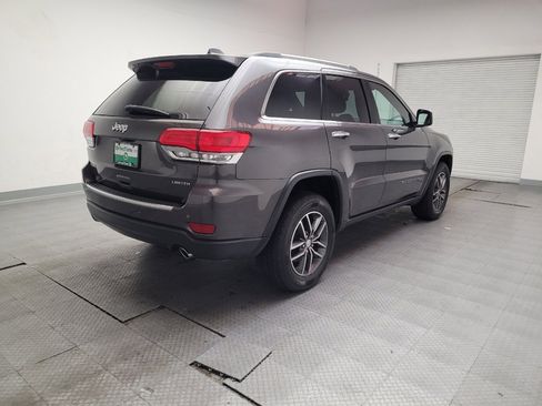 Used 2018 Jeep Grand Cherokee Limited image 9