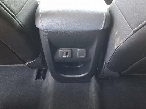 Used 2021 Chevrolet Colorado Z71 AWD/4WD image 6