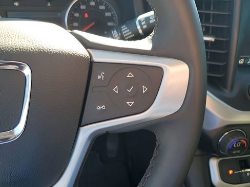 Certified 2023 GMC Acadia SLT image 35