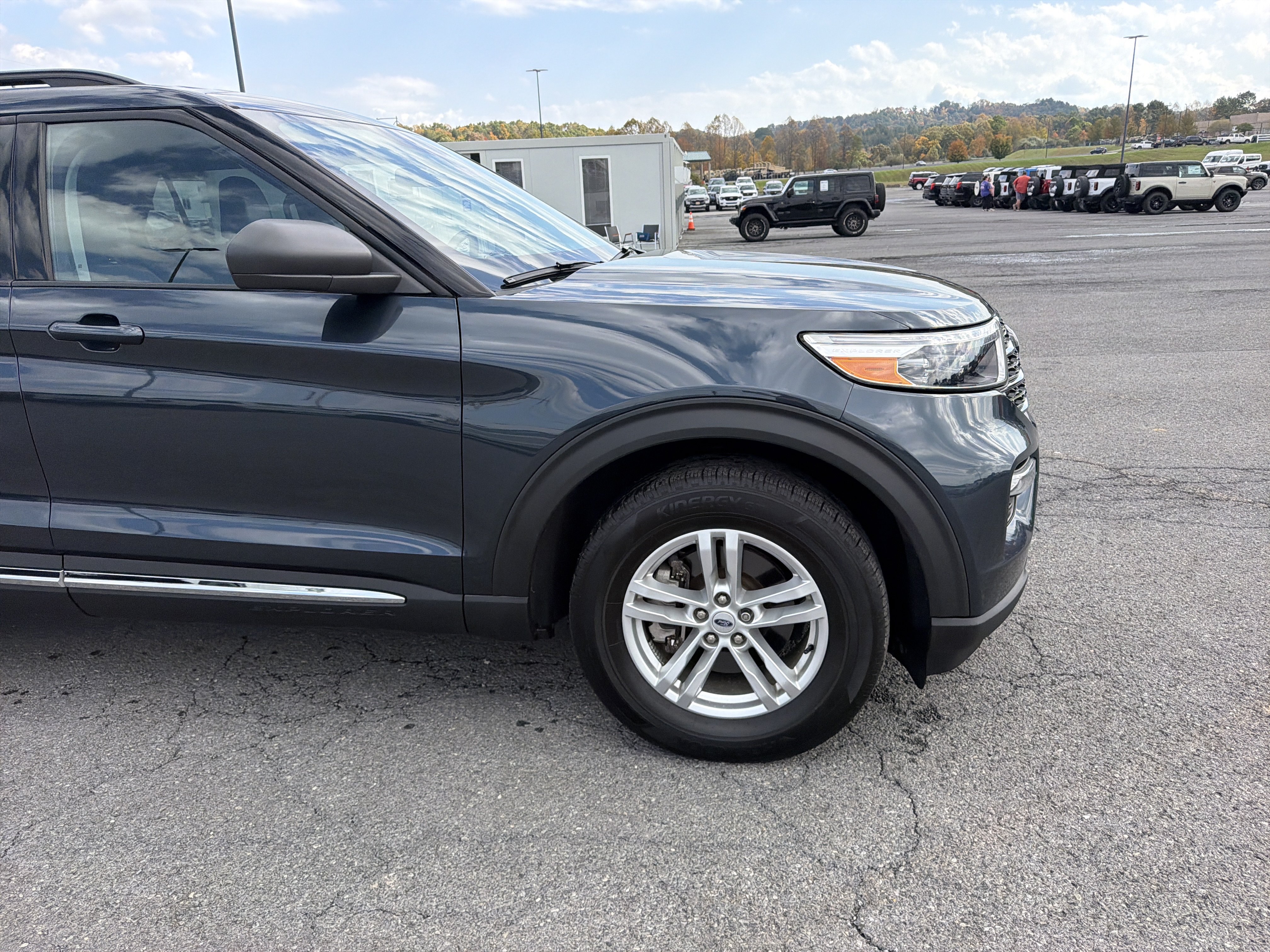 Used 2023 Ford Explorer XLT w/ Equipment Group 202A AWD/4WD image 2