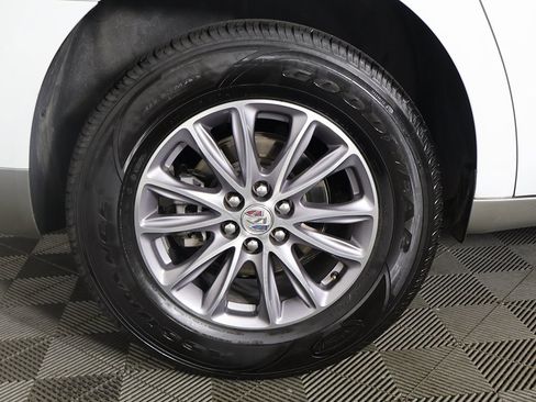 Used 2024 Buick Enclave Premium image 23