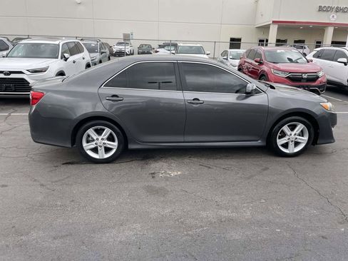 Used 2012 Toyota Camry SE image 10