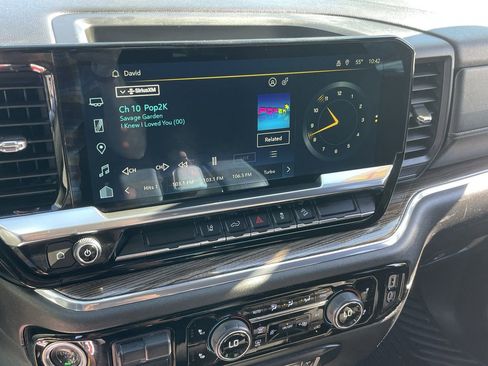 Used 2024 Chevrolet Silverado 2500 LT w/ Convenience Package image 16