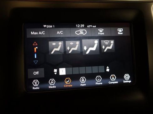 Used 2020 Jeep Cherokee Latitude Plus image 26