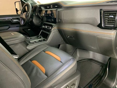 Used 2024 GMC Sierra 2500 AT4 w/ AT4 Premium Plus Package image 16