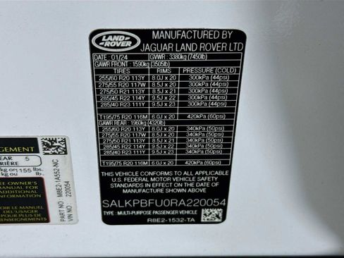 Used 2024 Land Rover Range Rover Long Wheelbase SE AWD/4WD image 32