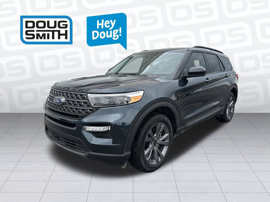 Used 2022 Ford Explorer XLT w/ Equipment Group 202A AWD/4WD image 3