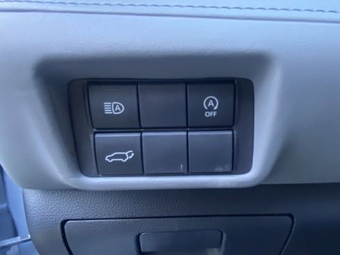 Used 2023 Toyota Highlander XLE image 13