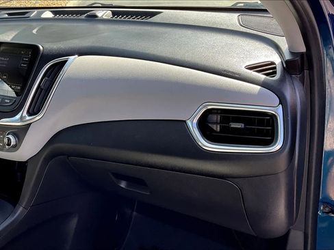 Used 2020 Chevrolet Equinox LT image 31