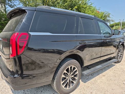 Used 2025 Ford Expedition Platinum AWD/4WD image 3