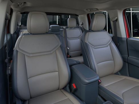 New 2025 Ford Maverick Lariat w/ 4K Tow Package image 10