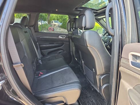 Used 2019 Jeep Grand Cherokee Altitude AWD/4WD image 22