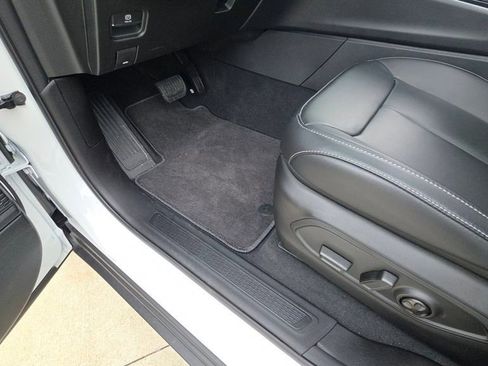 New 2025 Jeep Grand Cherokee Limited w/ Black Appearance Package image 22