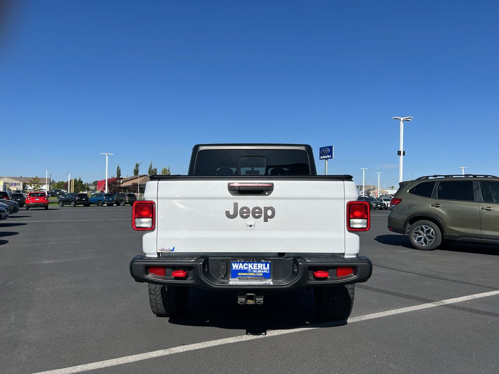 Used 2023 Jeep Gladiator Rubicon w/ Cold Weather Group AWD/4WD image 5
