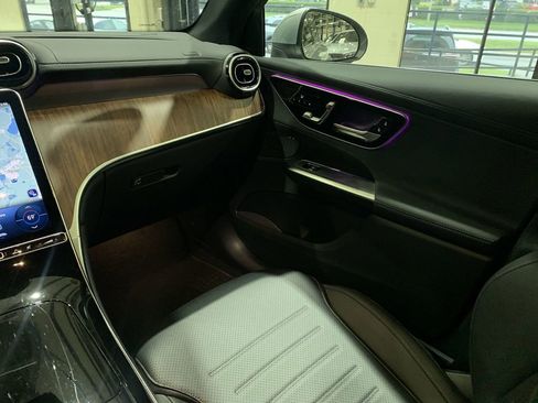 New 2025 Mercedes-Benz GLC 350e 4MATIC image 4