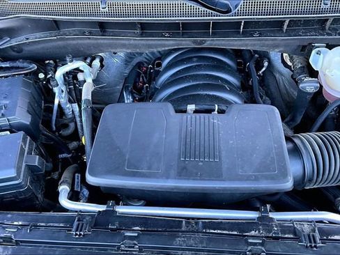 Used 2025 Chevrolet Suburban RST w/ RST Capability Package AWD/4WD image 32