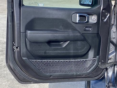 Used 2021 Jeep Gladiator Overland w/ Popular Equipment Package image 22