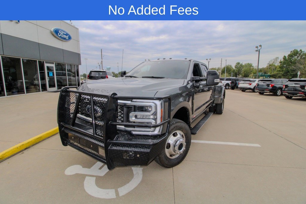 Used 2026 Ford F350 Platinum w/ FX4 Off-Road Package AWD/4WD image 1