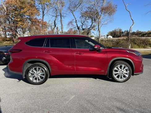 Used 2023 Toyota Highlander Limited image 32