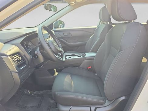 Used 2024 Nissan Rogue S AWD/4WD image 10